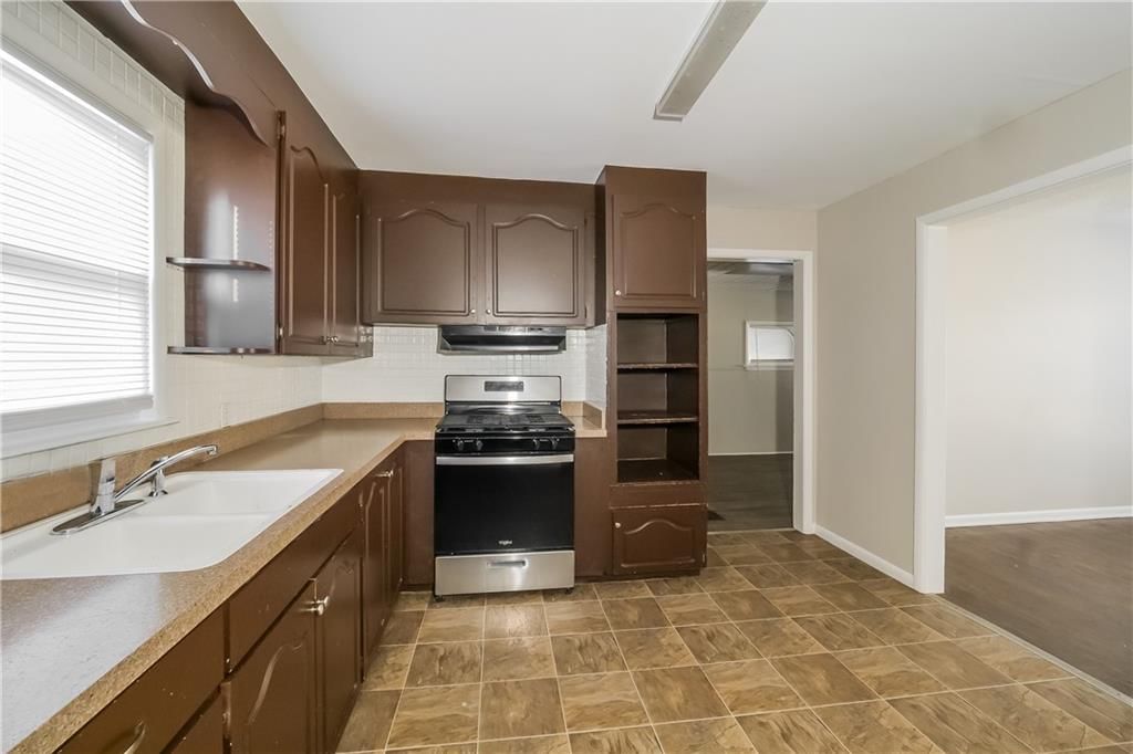 5715 Lathrop Avenue — photo 6