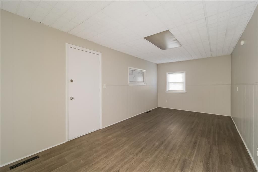 5715 Lathrop Avenue — photo 8