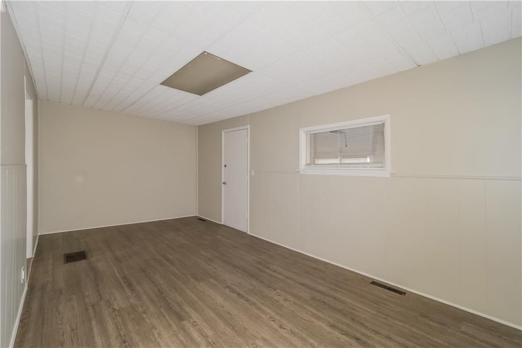 5715 Lathrop Avenue — photo 9