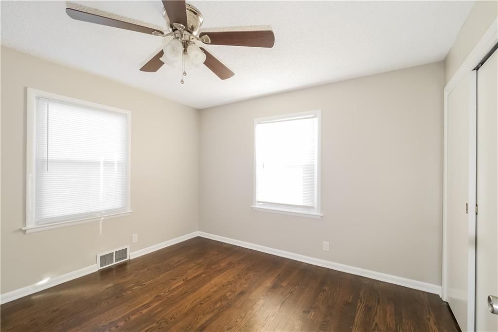 5715 Lathrop Avenue — photo 13