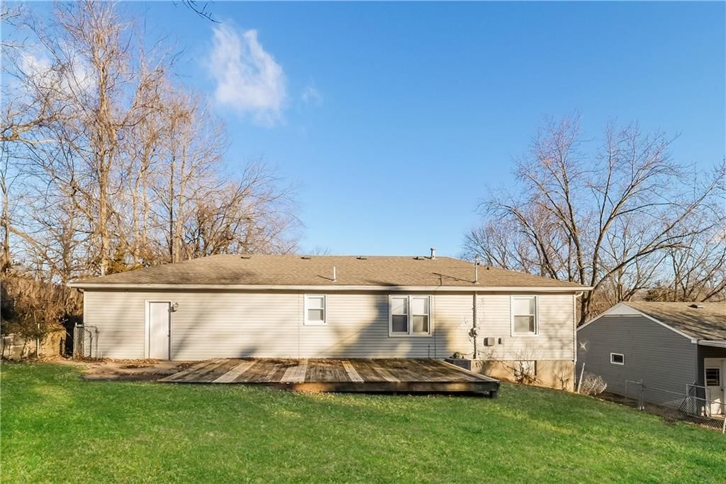 5715 Lathrop Avenue — photo 15