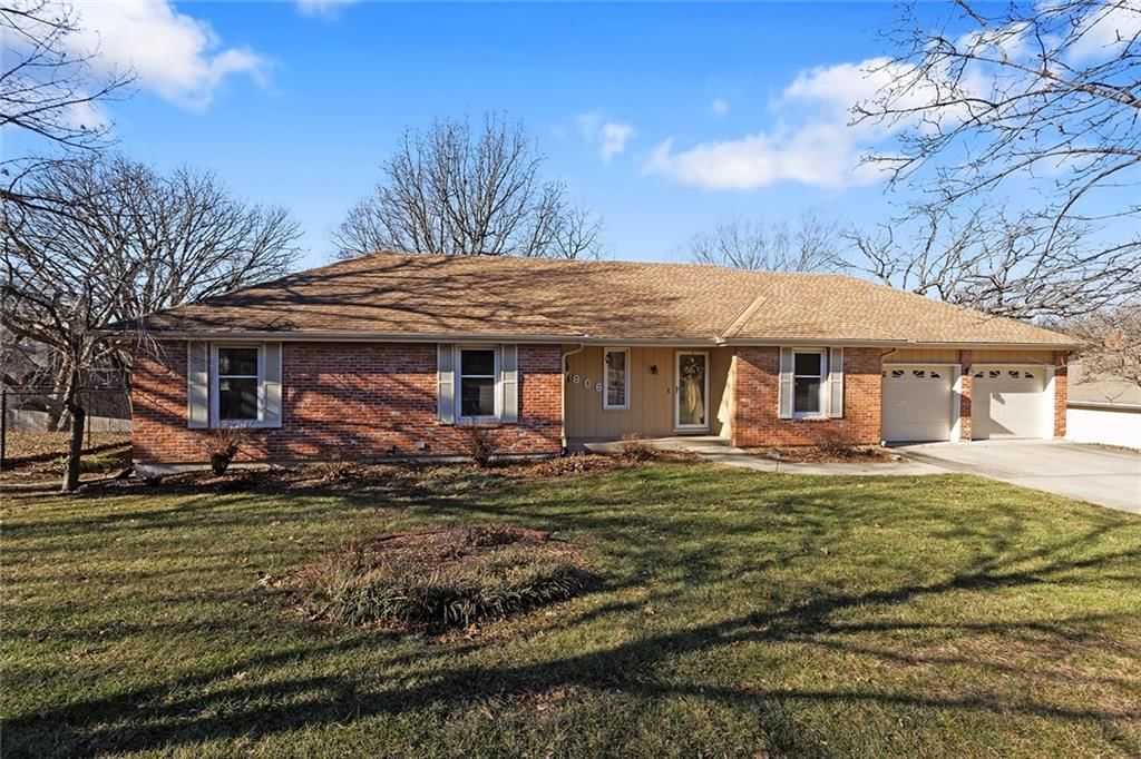 7806 N WOODLAND Avenue, Kansas City, MO