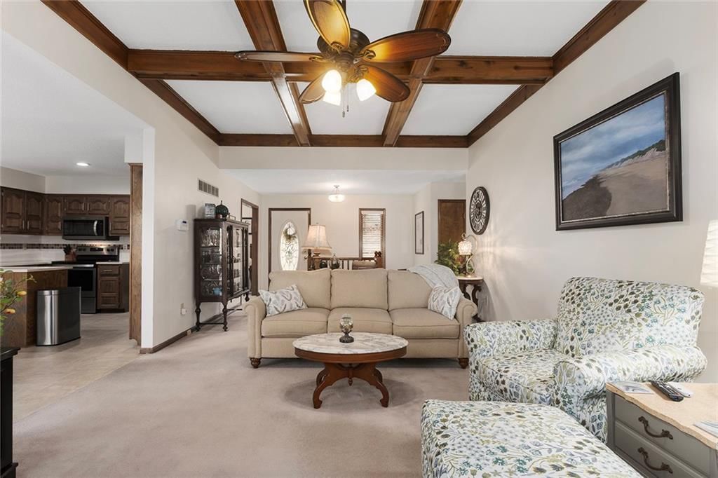 7806 N WOODLAND Avenue — photo 4