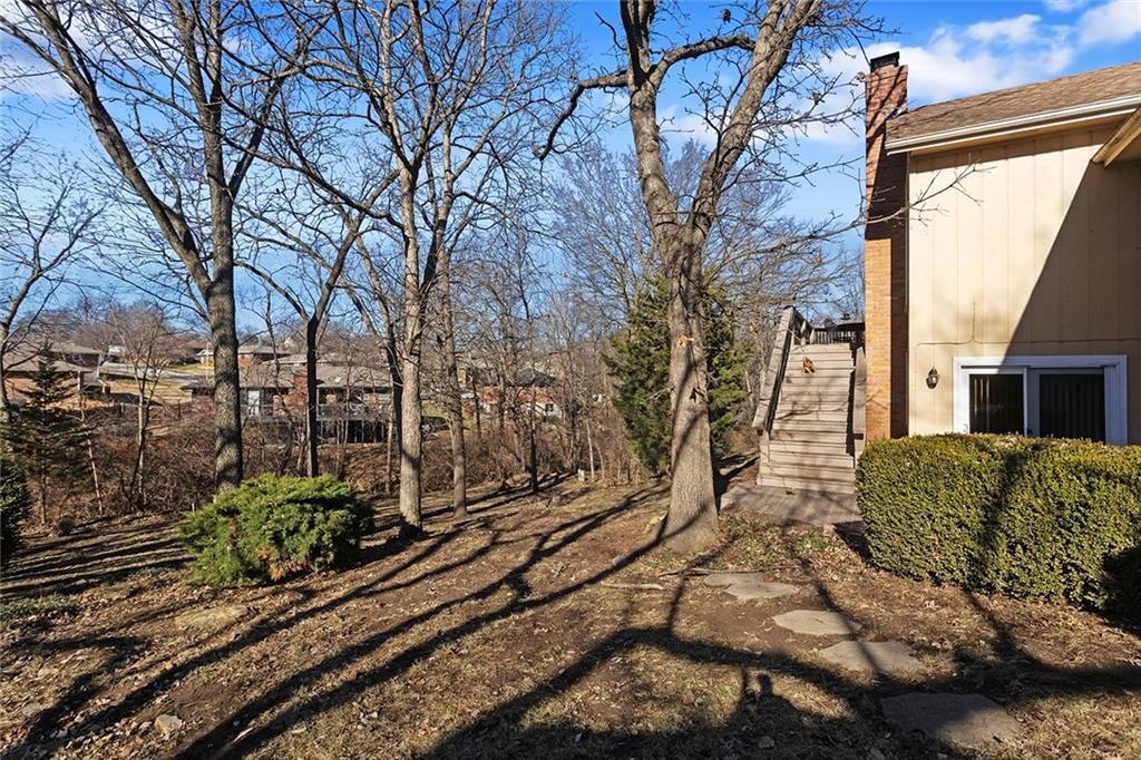 7806 N WOODLAND Avenue — photo 33