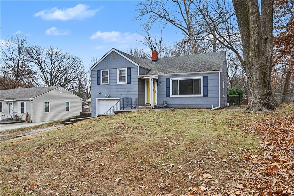 2405 NE 48TH Street — photo 3