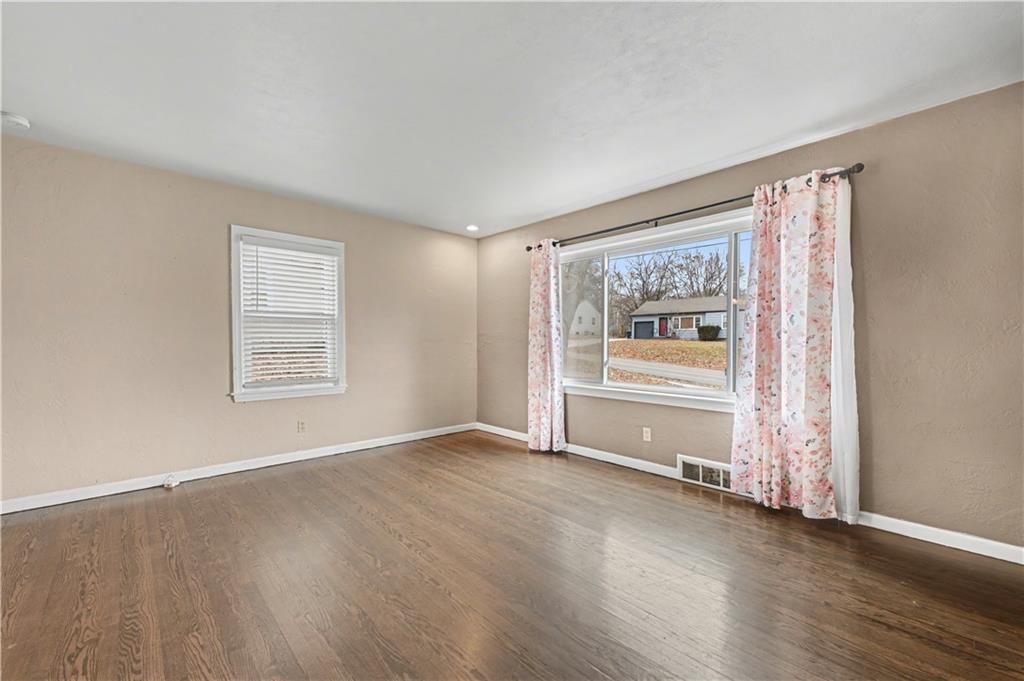 2405 NE 48TH Street — photo 7