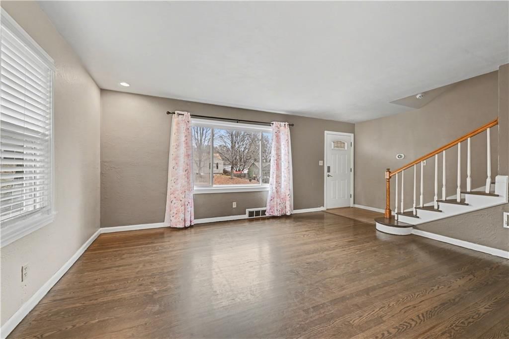 2405 NE 48TH Street — photo 8