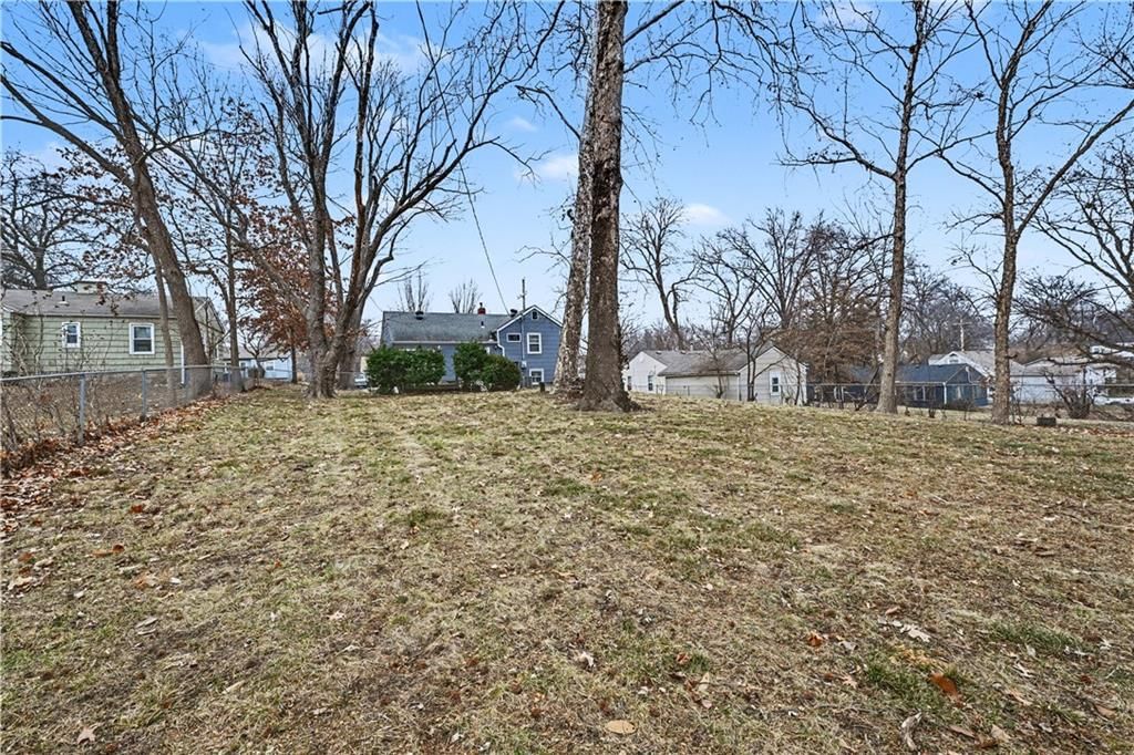 2405 NE 48TH Street — photo 21