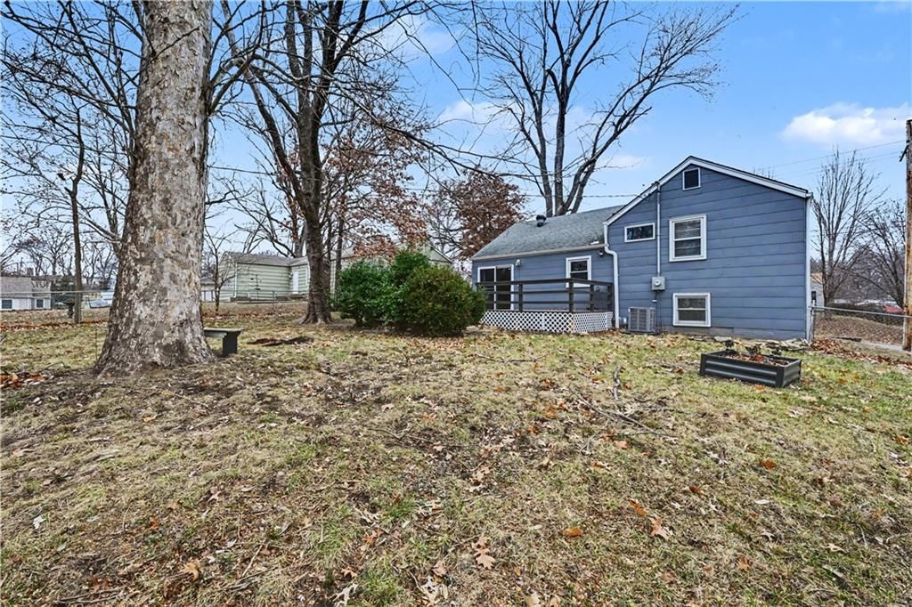 2405 NE 48TH Street — photo 22