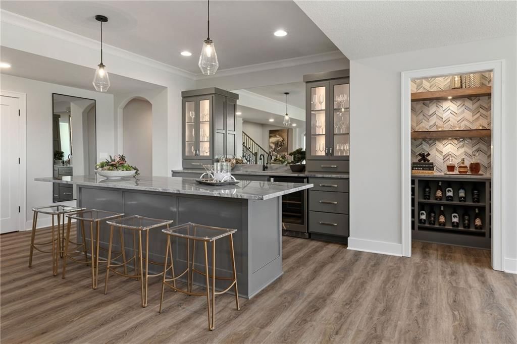 Photo 40 of 50 - 13701 Guilford Road, Leawood, KS 66224