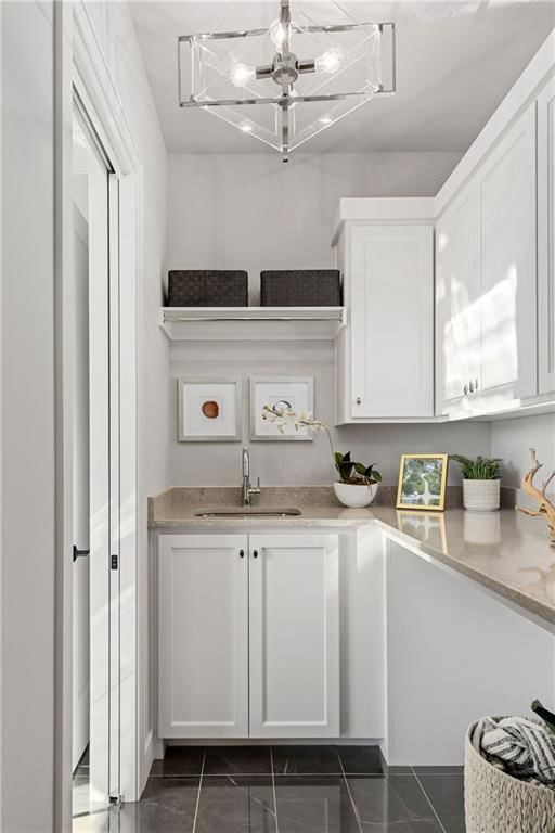 Photo 33 of 50 - 13701 Guilford Road, Leawood, KS 66224