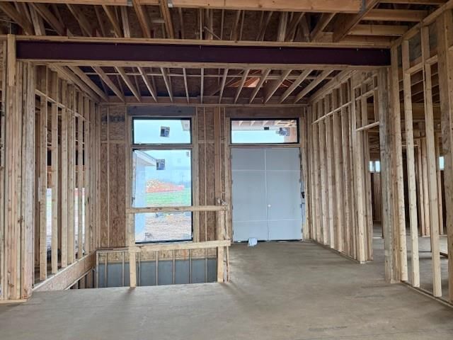 Photo 8 of 50 - 13701 Guilford Road, Leawood, KS 66224