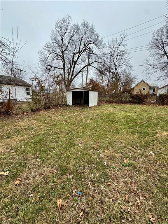 303 S Commercial Street — photo 5