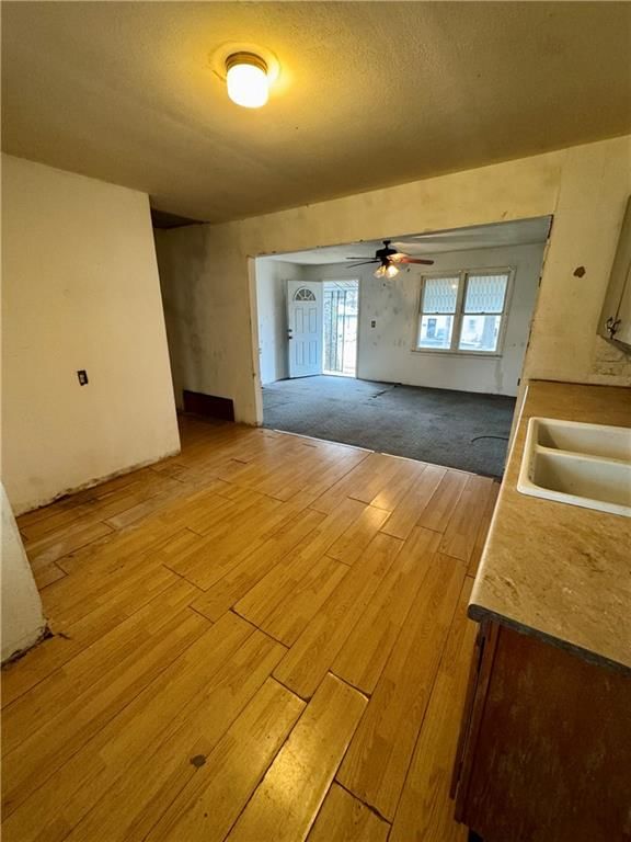 303 S Commercial Street — photo 9