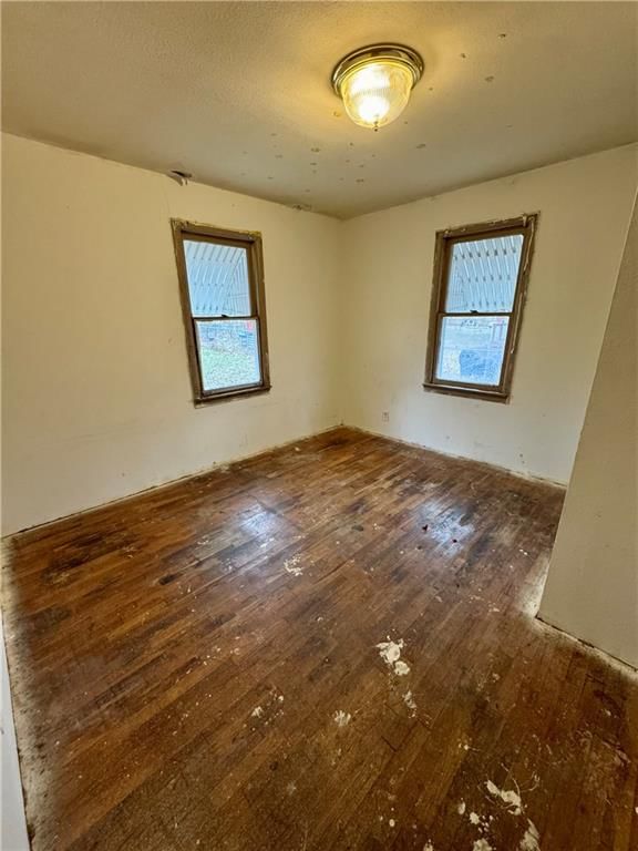 303 S Commercial Street — photo 11