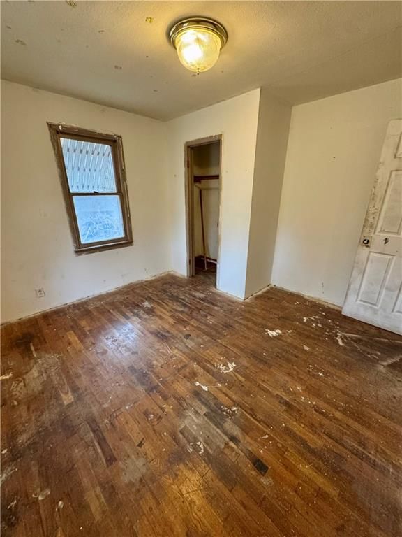 303 S Commercial Street — photo 12