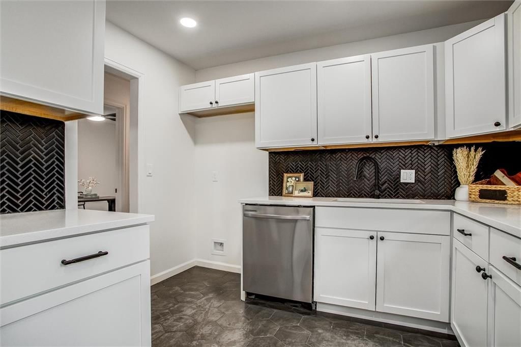 9705 Benson Street — photo 9