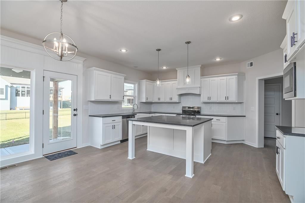 6122 Lewis Drive — photo 10