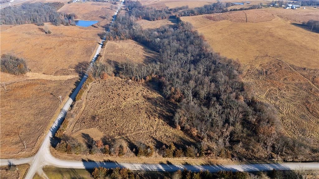 E 220th Avenue, Bethany, MO