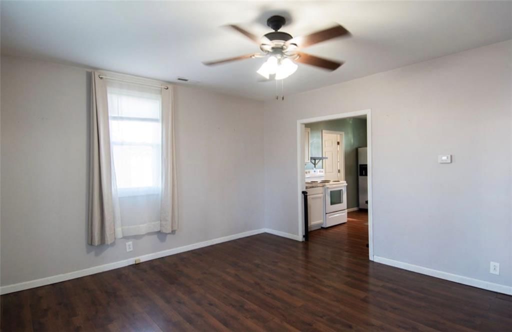 100 N Broadway Street — photo 2