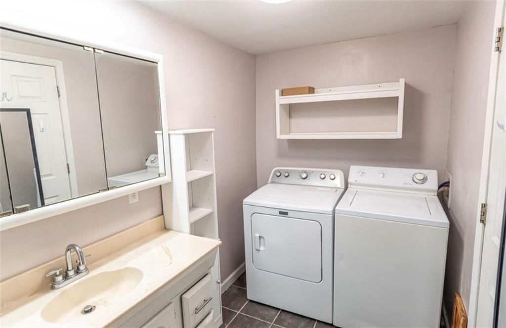 100 N Broadway Street — photo 12