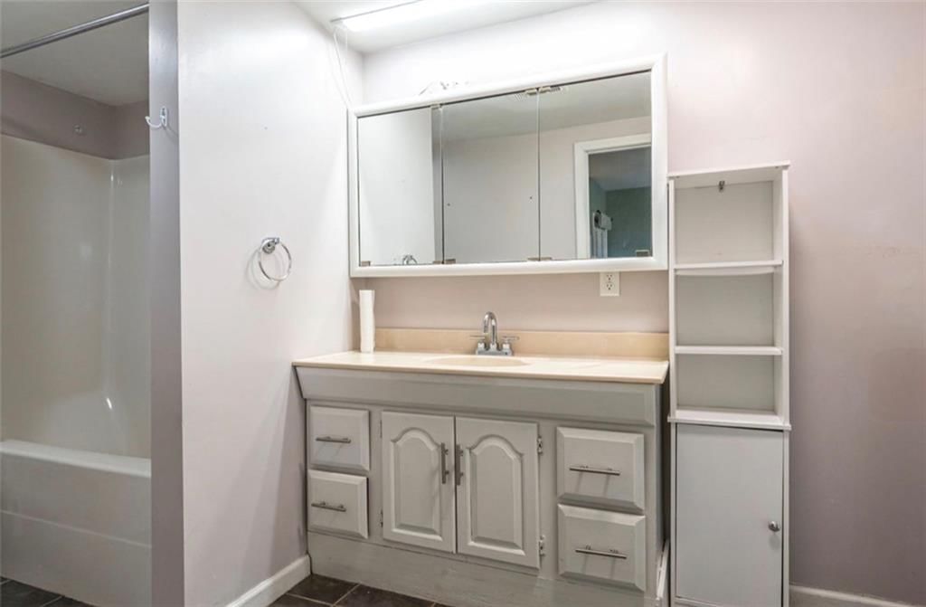 100 N Broadway Street — photo 13