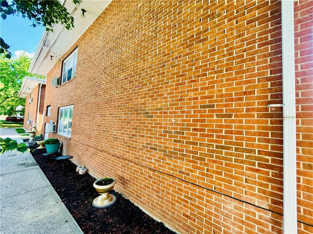207 S 5th Street — photo 9