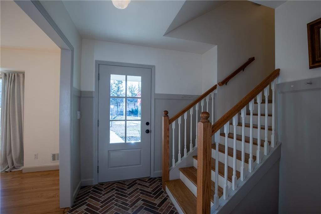 404 Hillcrest Circle — photo 5