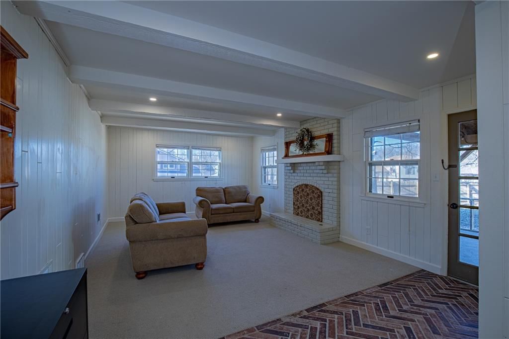 404 Hillcrest Circle — photo 22