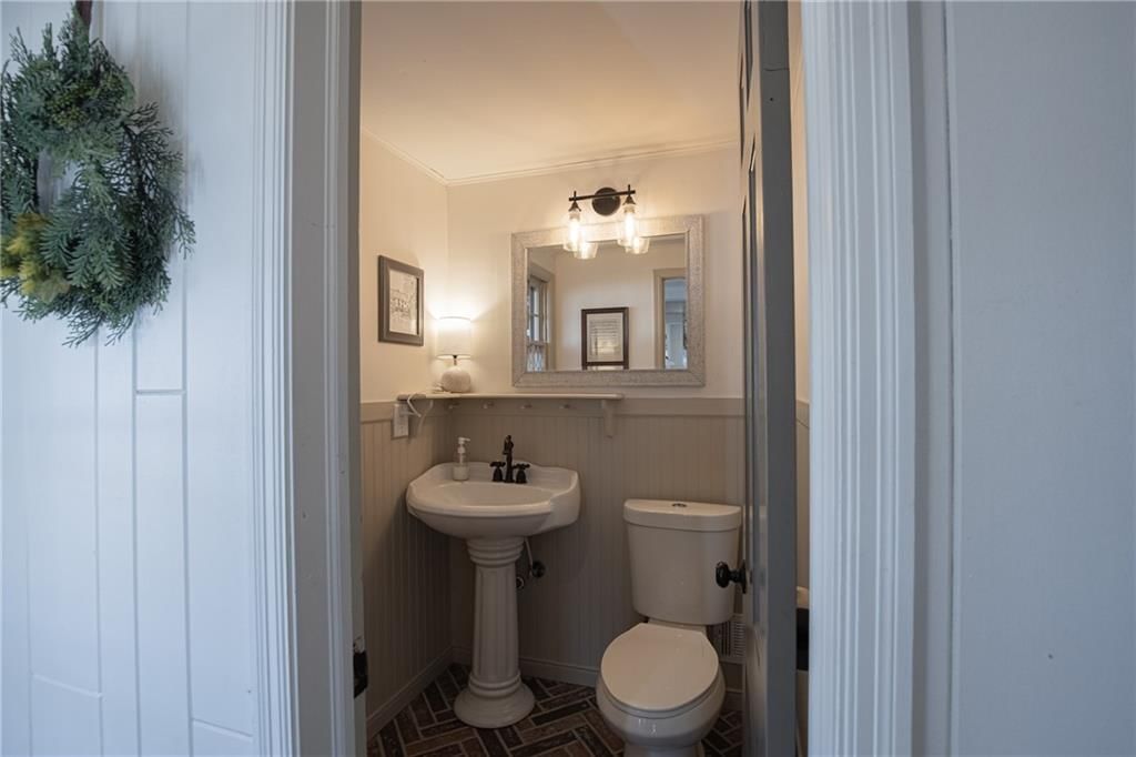 404 Hillcrest Circle — photo 26