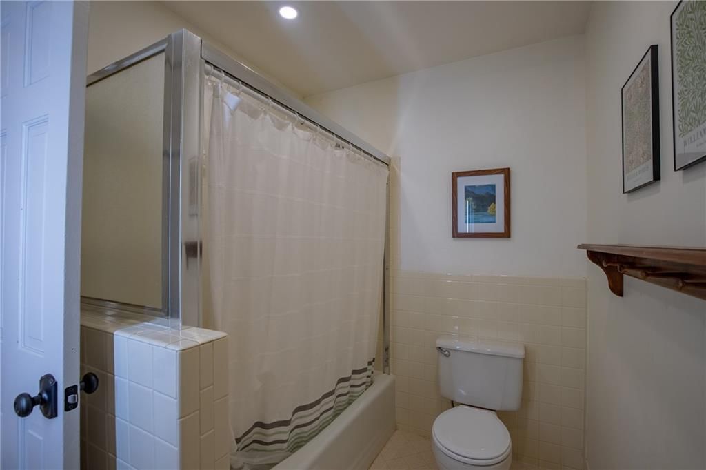404 Hillcrest Circle — photo 34