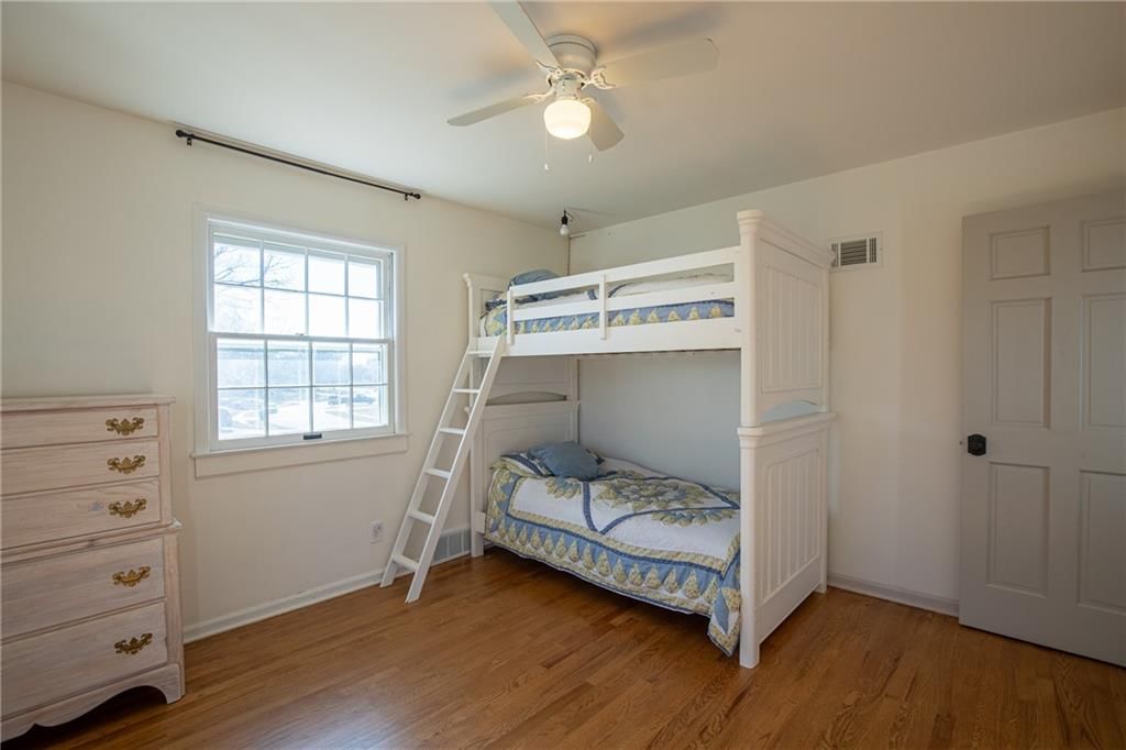 404 Hillcrest Circle — photo 36