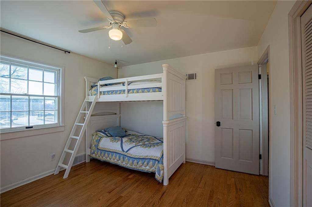 404 Hillcrest Circle — photo 37