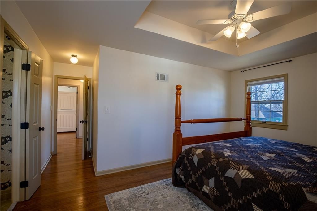 404 Hillcrest Circle — photo 43