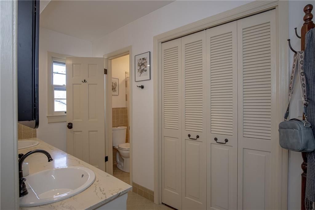 404 Hillcrest Circle — photo 47