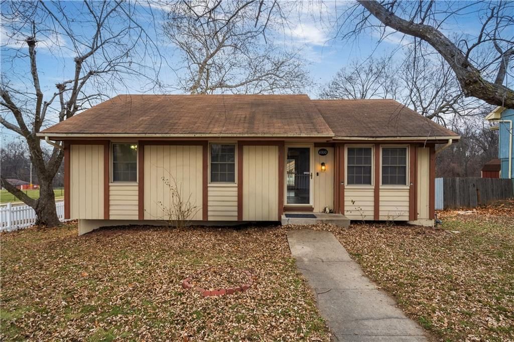 4800 N Bellaire Avenue — photo 2