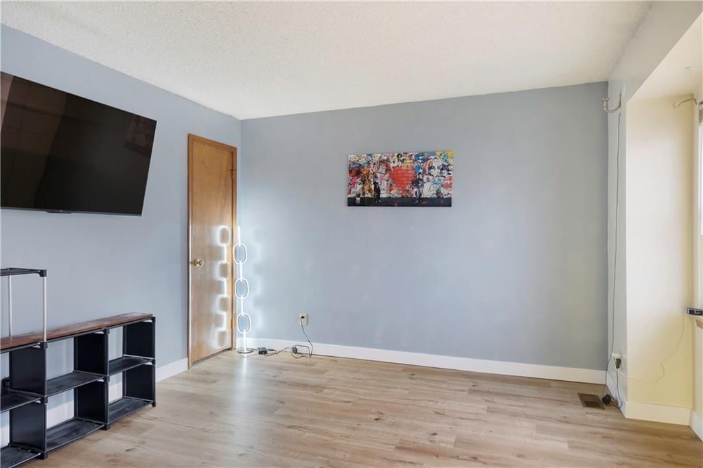4800 N Bellaire Avenue — photo 4