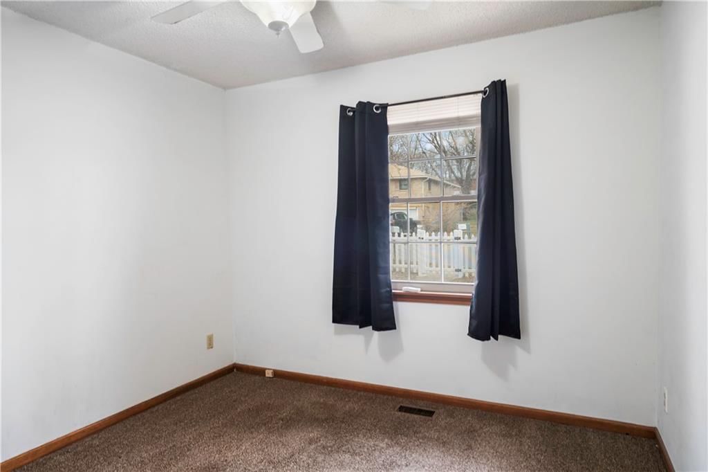 4800 N Bellaire Avenue — photo 16