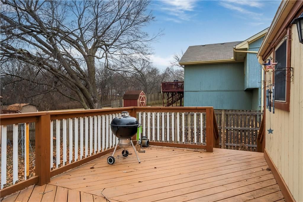4800 N Bellaire Avenue — photo 23