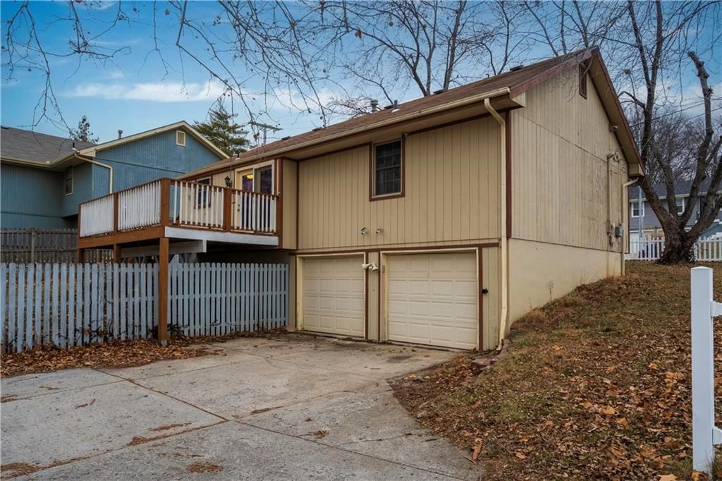 4800 N Bellaire Avenue — photo 25