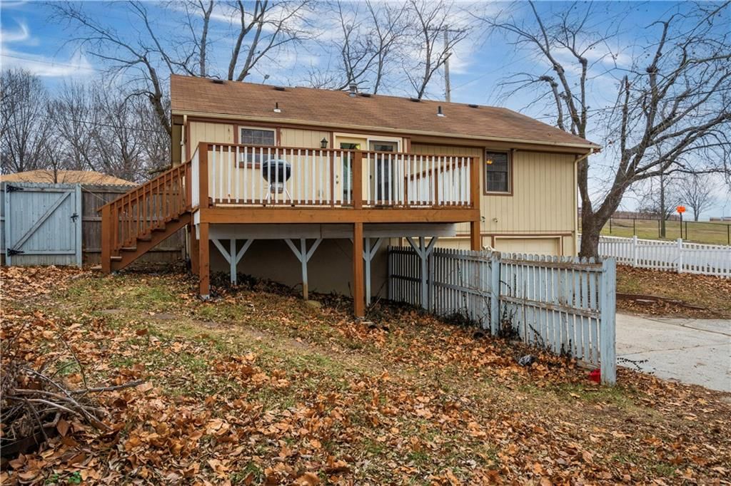 4800 N Bellaire Avenue — photo 26