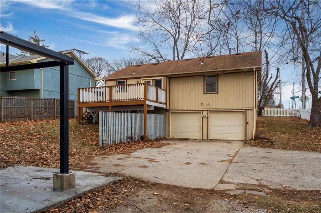 4800 N Bellaire Avenue — photo 27