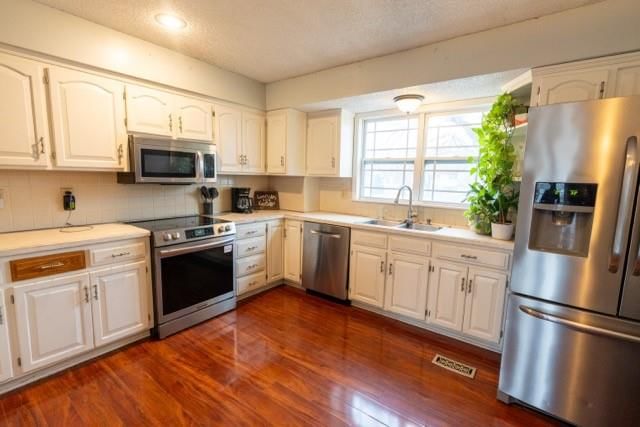 703 YORK Drive — photo 9