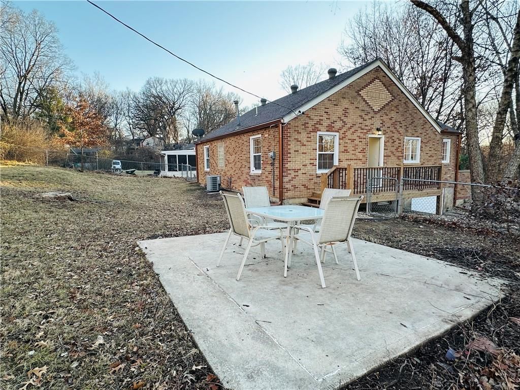 3523 N Bellefontaine Avenue — photo 48