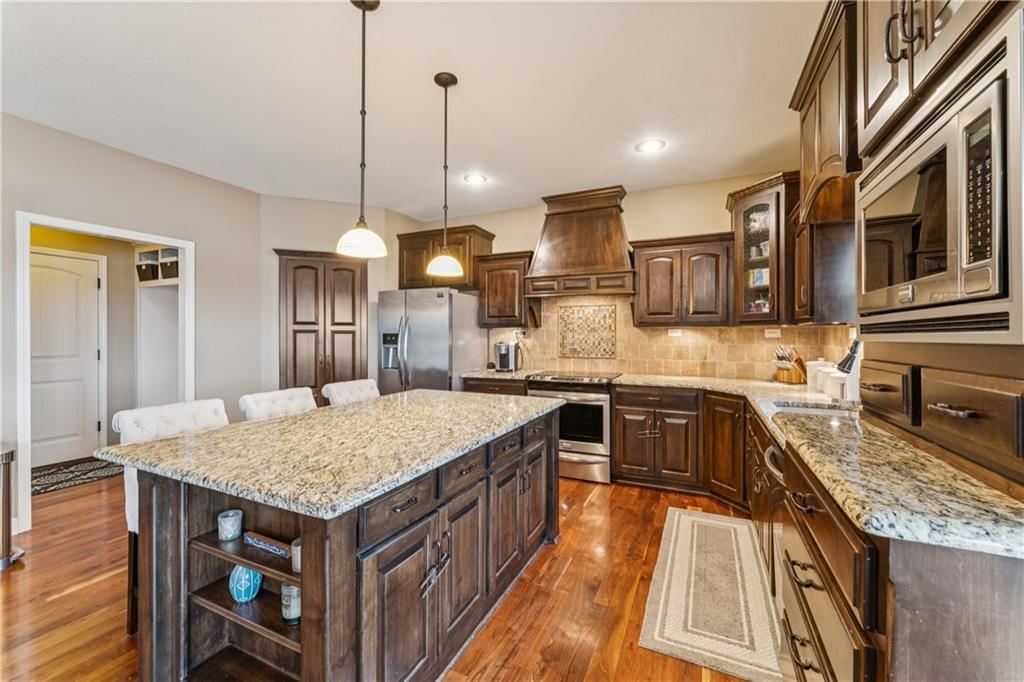 9404 N Summit Street — photo 13