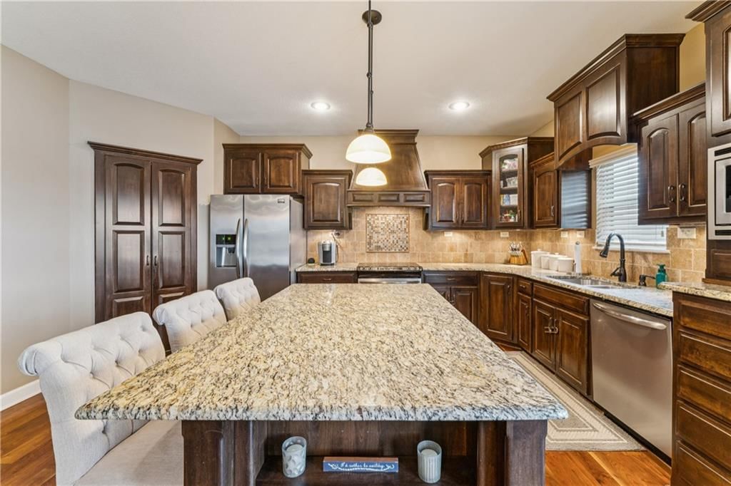 9404 N Summit Street — photo 14