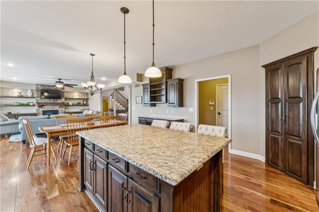 9404 N Summit Street — photo 17