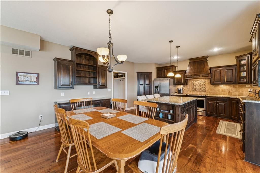9404 N Summit Street — photo 19