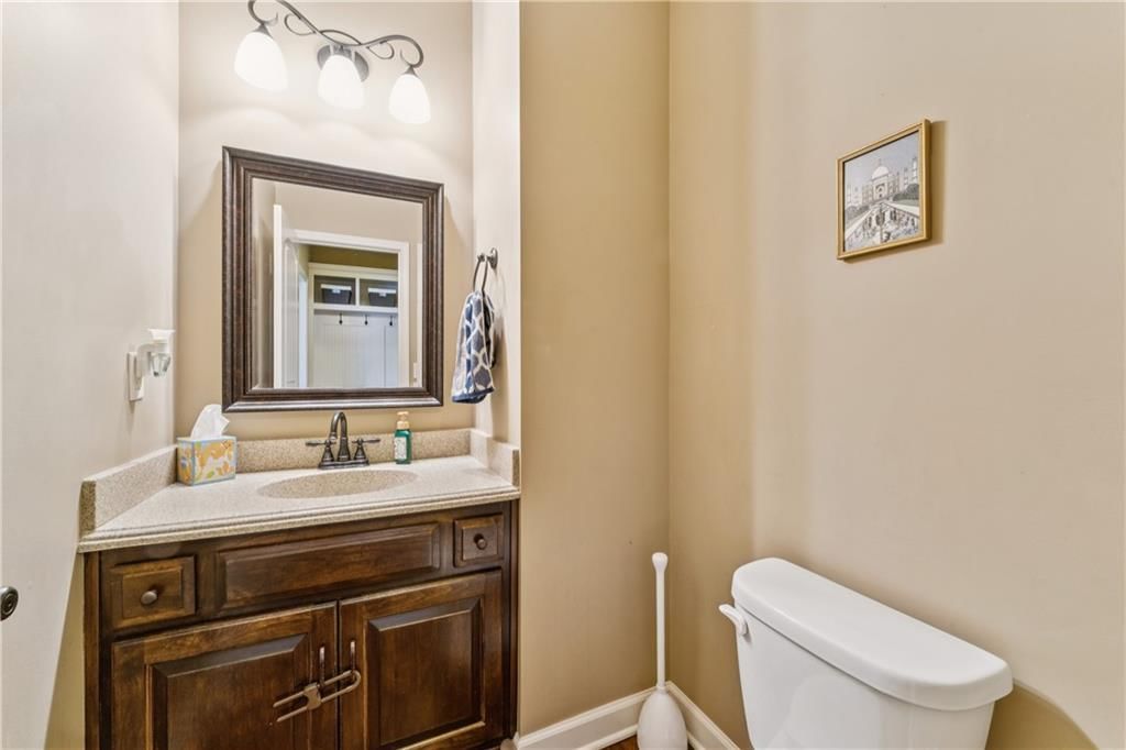 9404 N Summit Street — photo 25