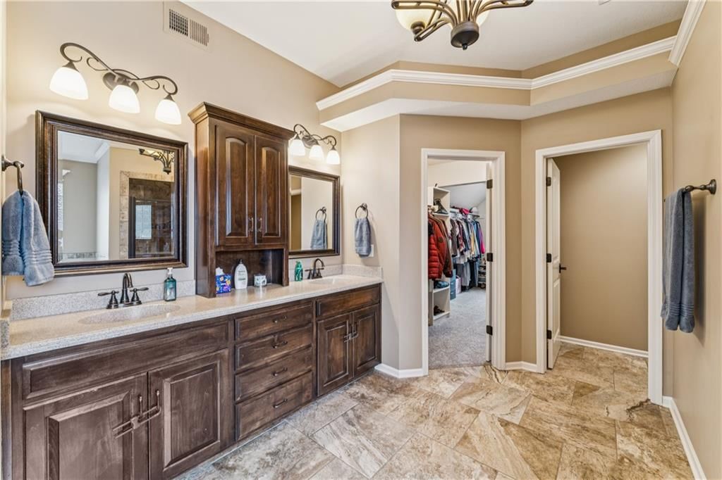 9404 N Summit Street — photo 29